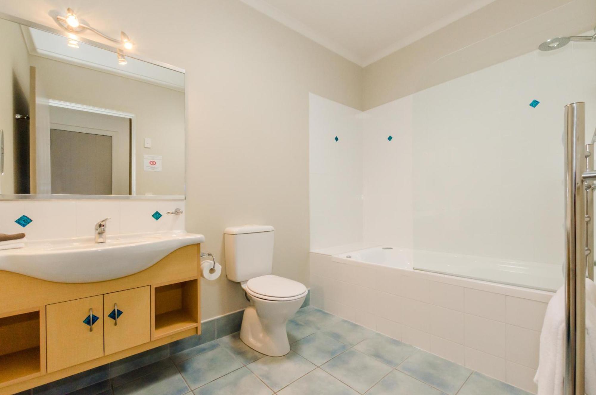 Raumati Sands 4*
